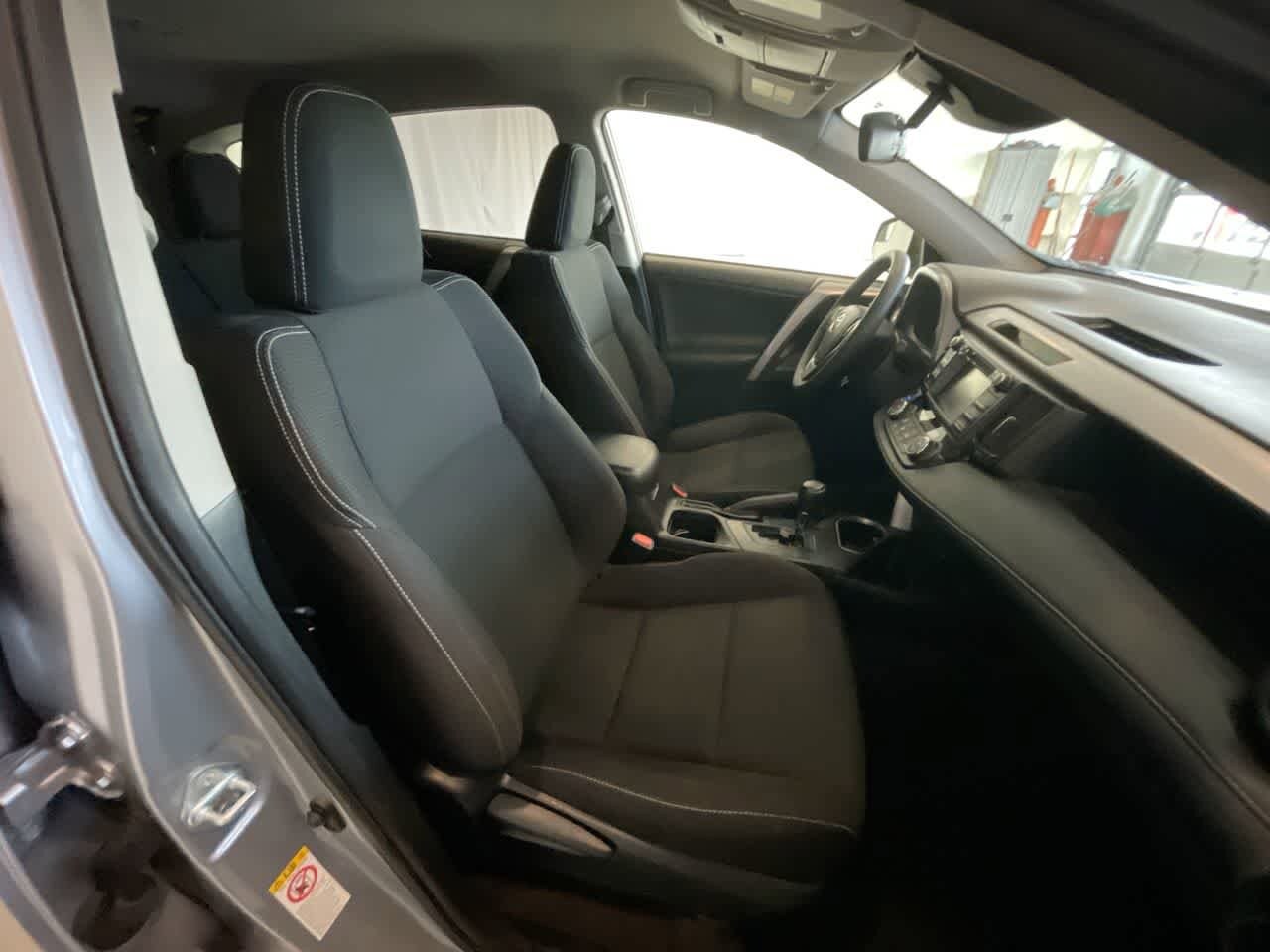 Thumbnail: 2018 Toyota RAV4 - 23