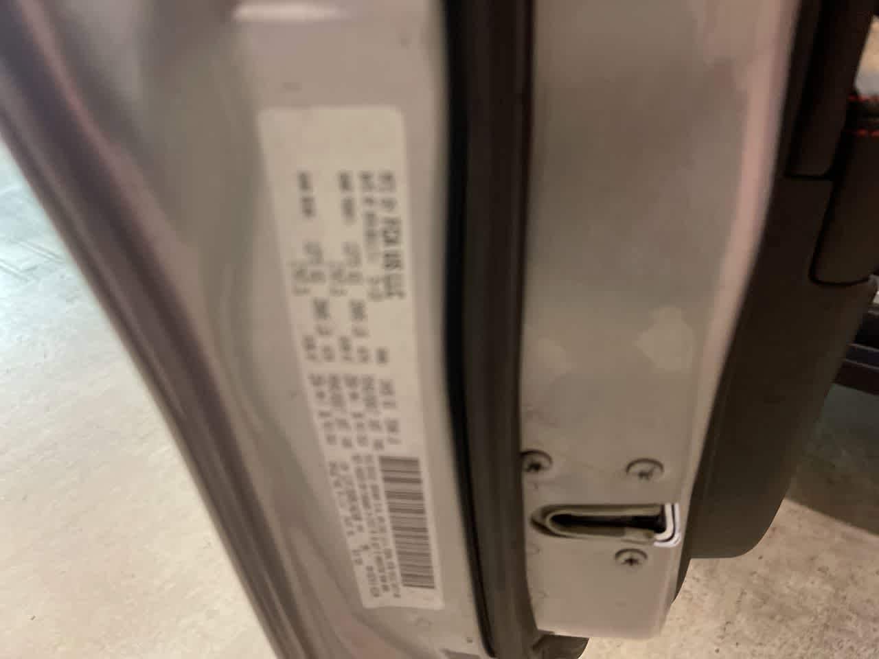 Thumbnail: 2019 Jeep Cherokee - 27