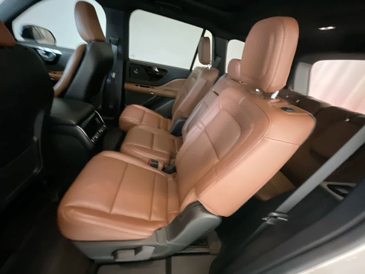 Thumbnail: 2023 Lincoln Aviator - 23