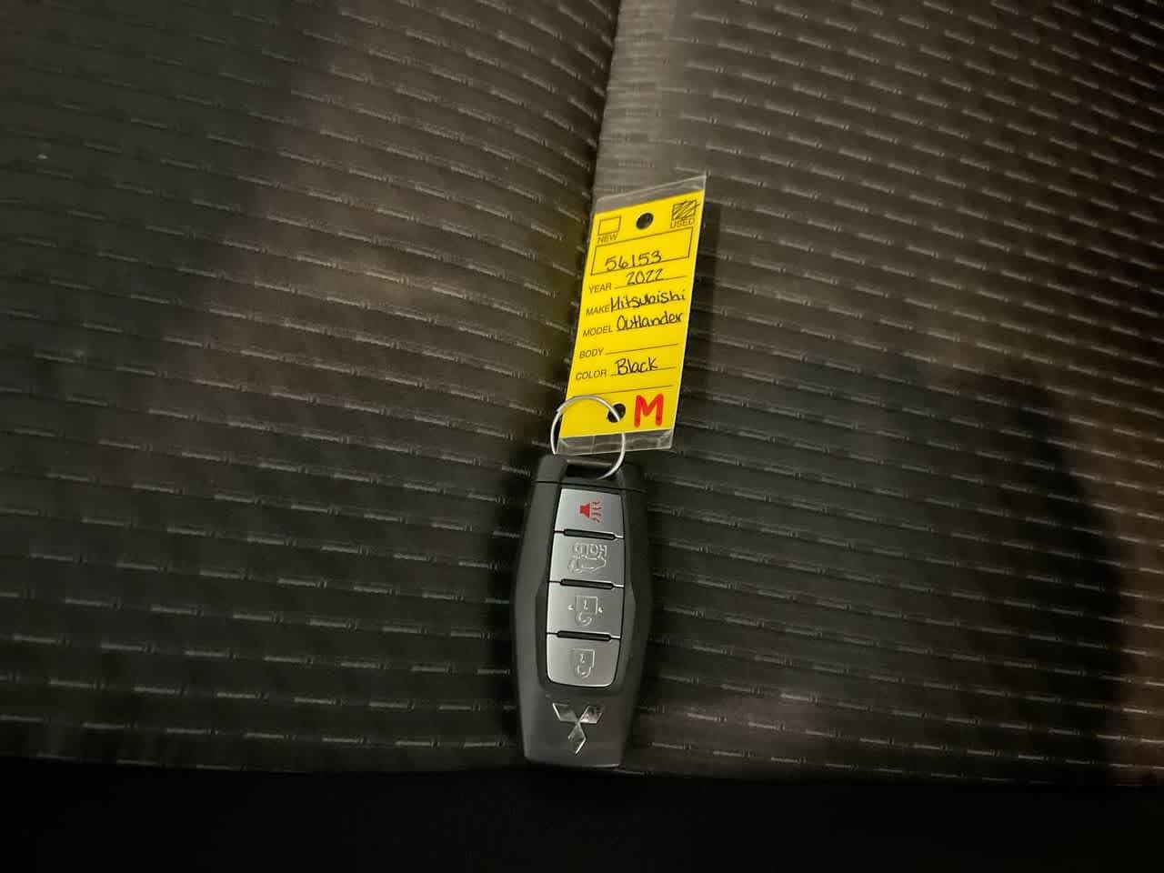 Thumbnail: 2022 Mitsubishi Outlander - 26