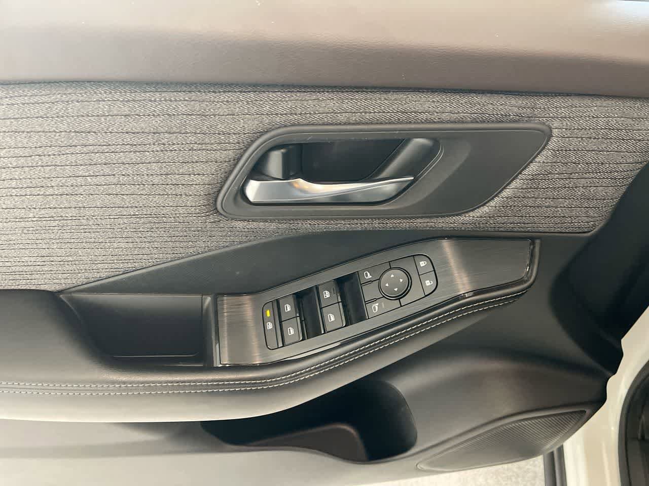 Thumbnail: 2023 Nissan Rogue - 13