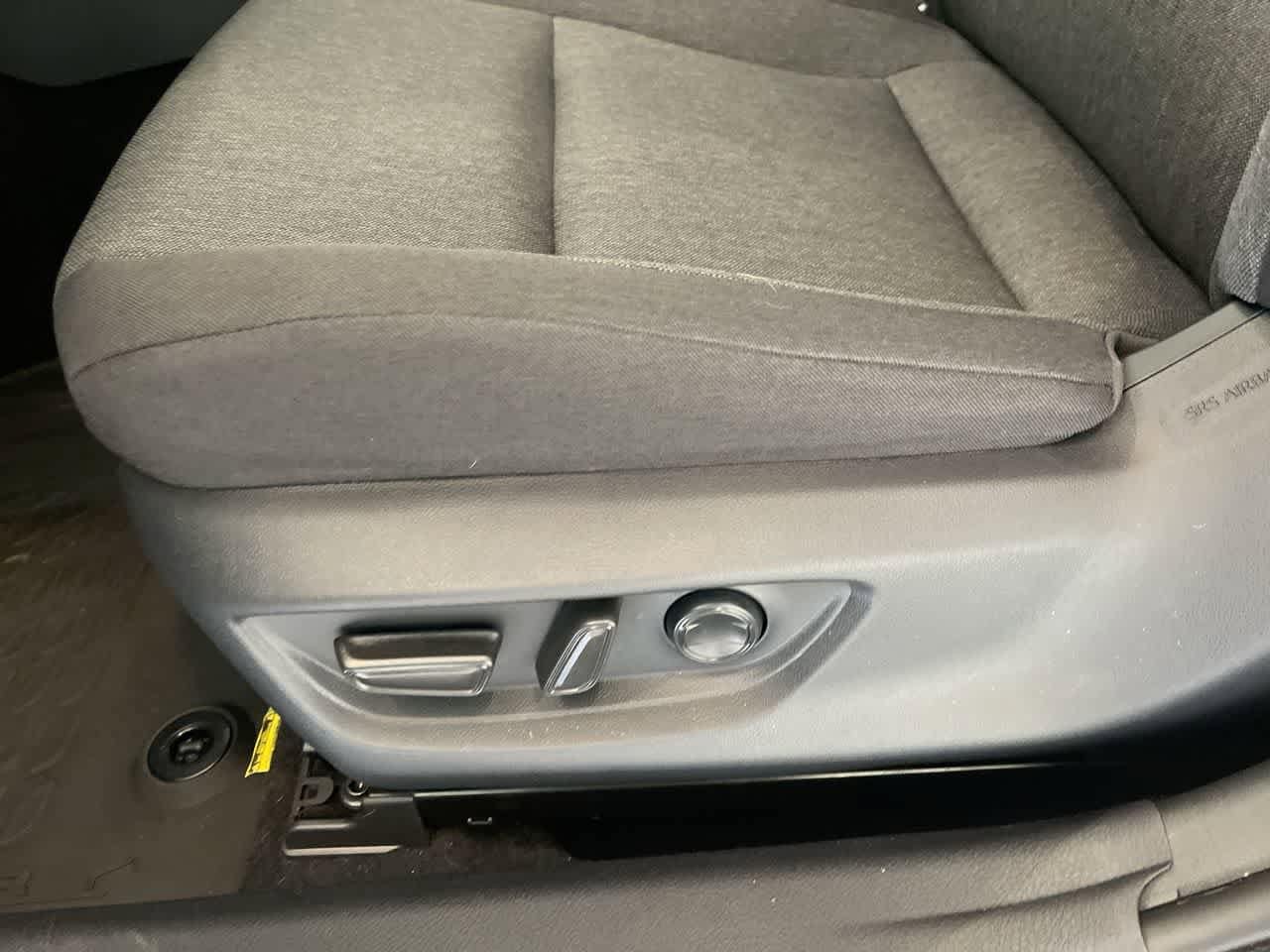 Thumbnail: 2025 Toyota Camry - 12