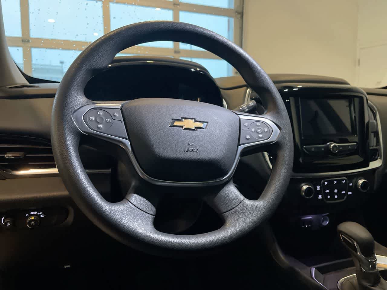 Thumbnail: 2021 Chevrolet Traverse - 14