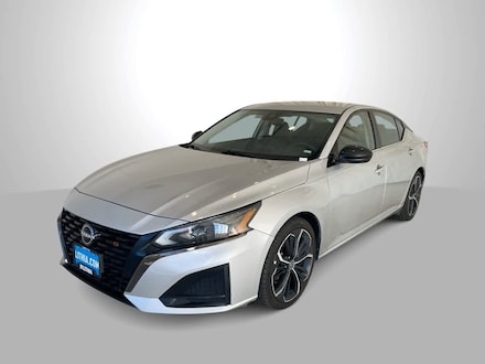 2023 Nissan Altima 2.5 SR Car