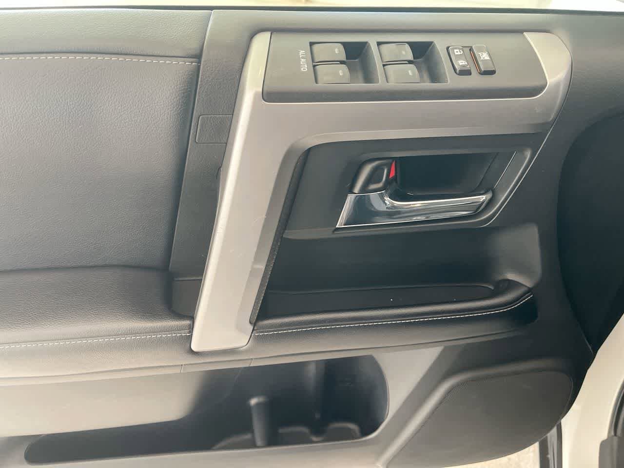 Thumbnail: 2017 Toyota 4Runner - 13