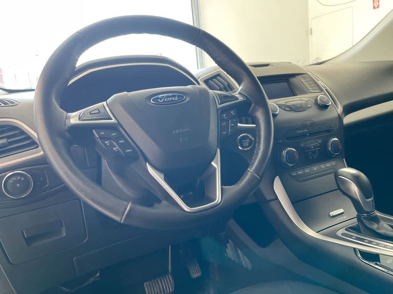 Thumbnail: 2015 Ford Edge - 14