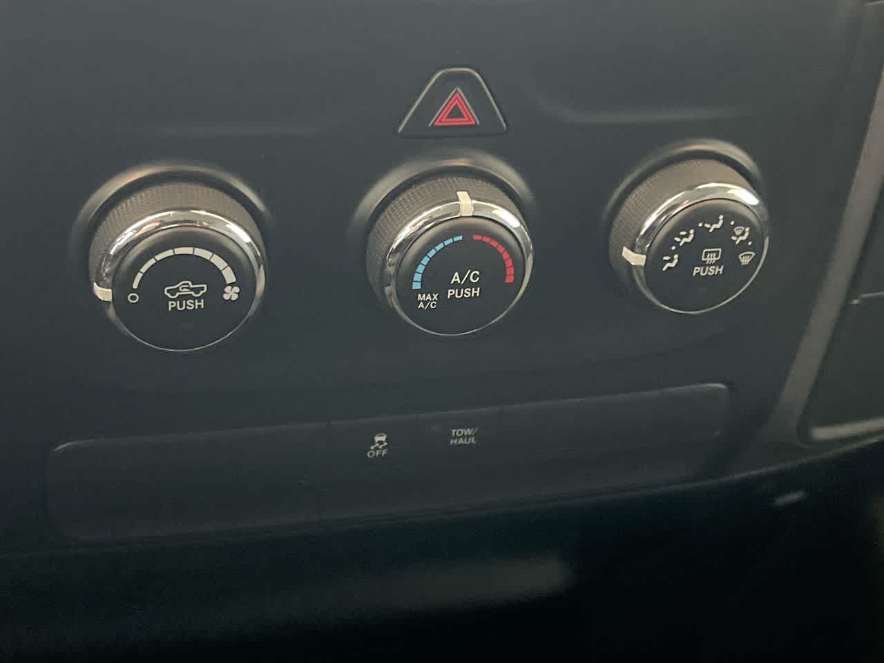 Thumbnail: 2020 RAM 1500 Classic - 18