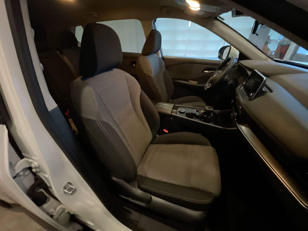 Thumbnail: 2023 Nissan Rogue - 24