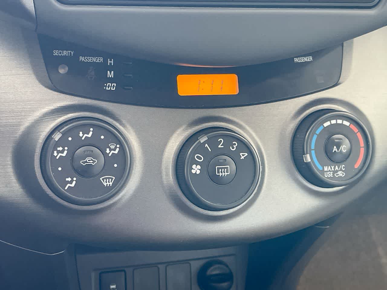 Thumbnail: 2012 Toyota RAV4 - 16