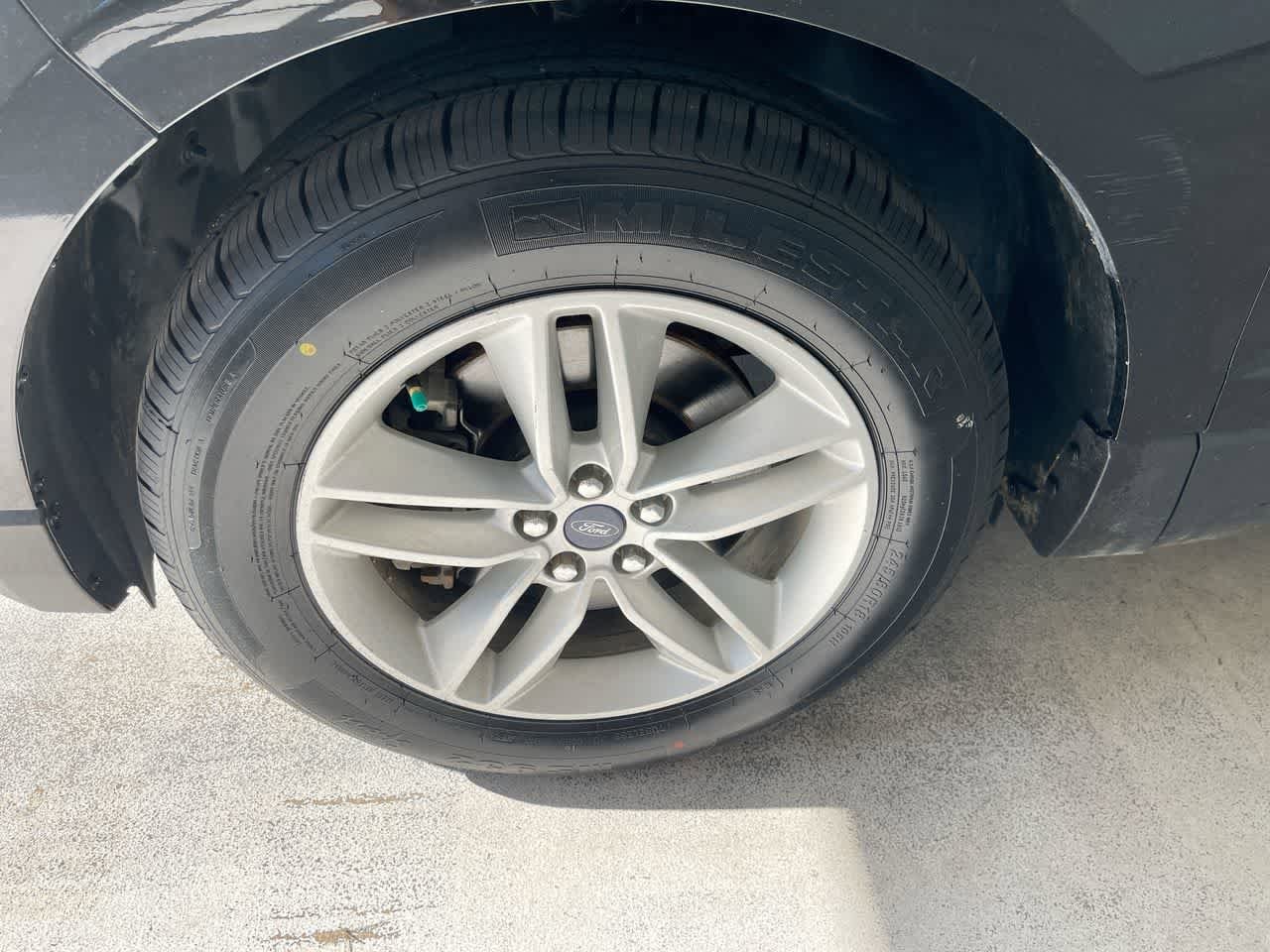 Thumbnail: 2015 Ford Edge - 10