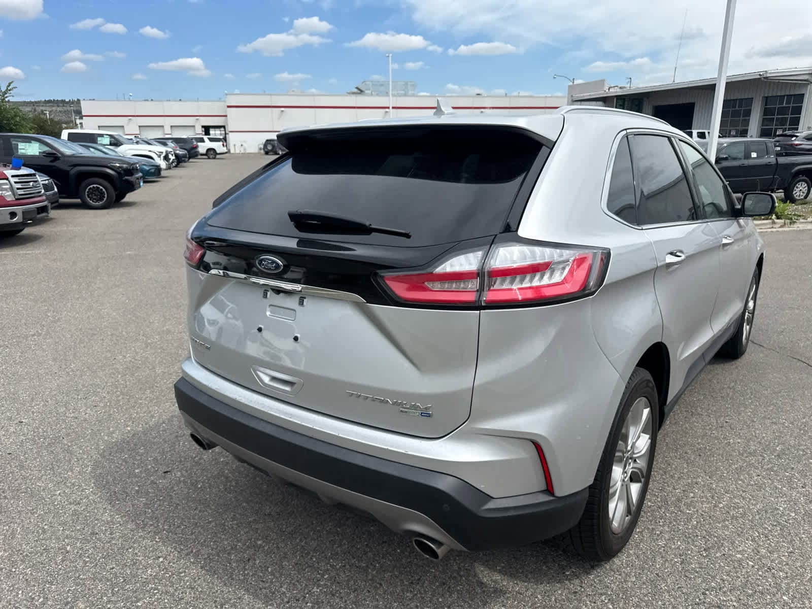 2019 Ford Edge Titanium 14