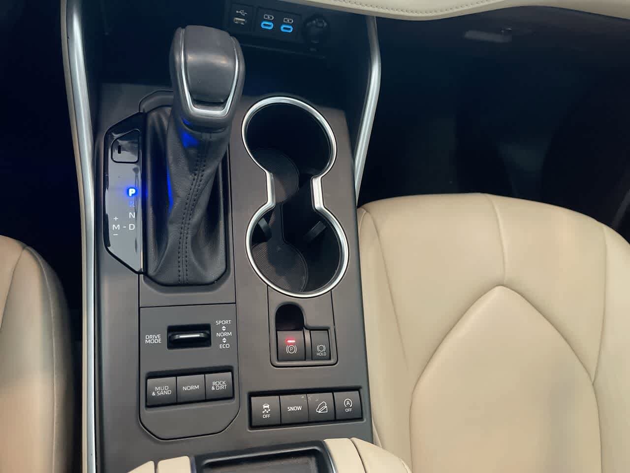 Thumbnail: 2022 Toyota Highlander - 20