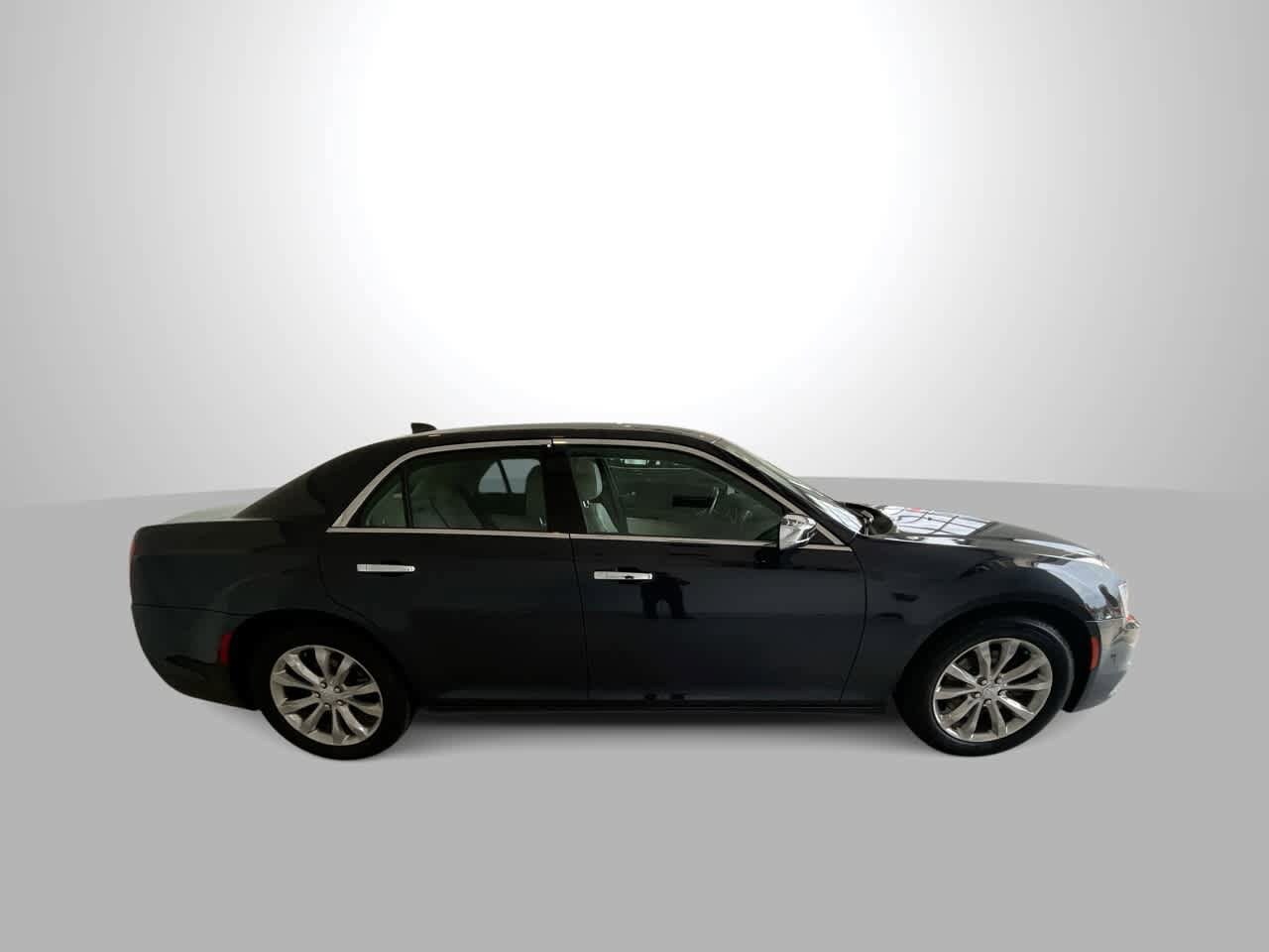 2018 Chrysler 300 Limited photo 2