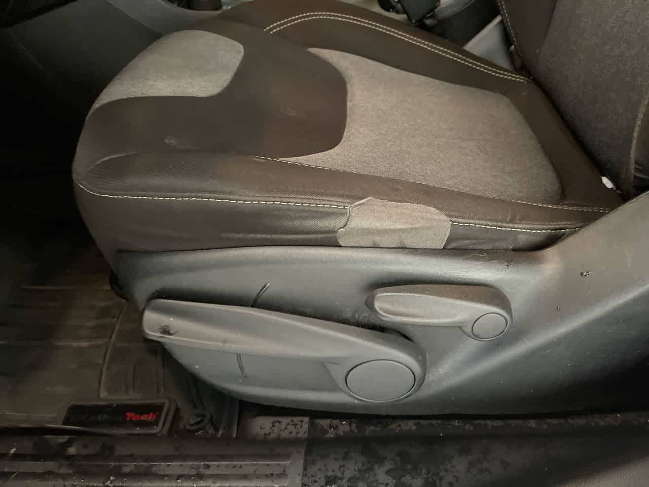 Thumbnail: 2015 Jeep Cherokee - 12