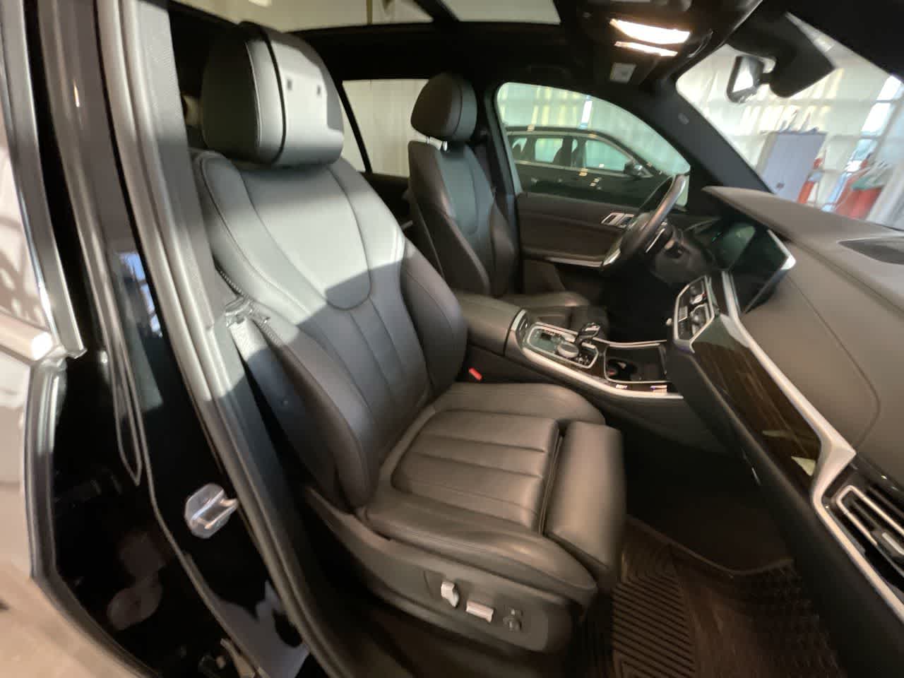 Thumbnail: 2021 BMW X5 - 24