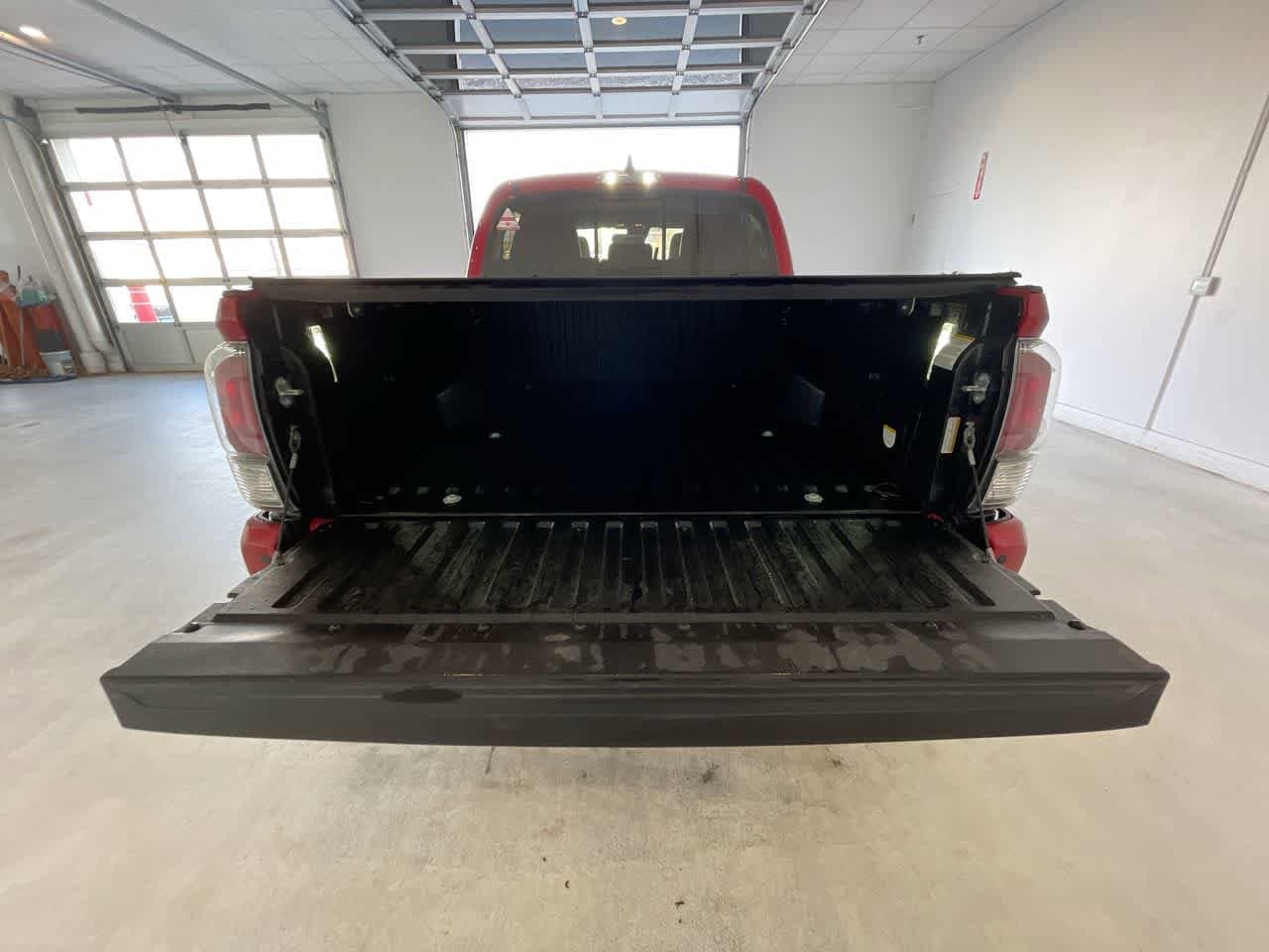 Thumbnail: 2022 Toyota Tacoma - 24