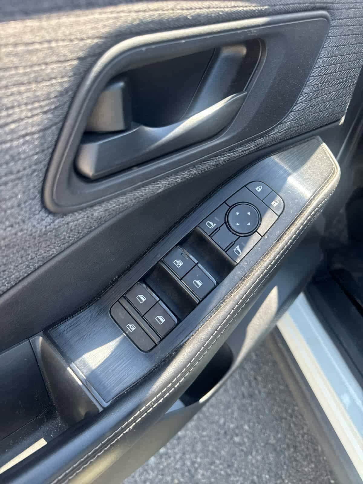 Thumbnail: 2021 Nissan Rogue - 17