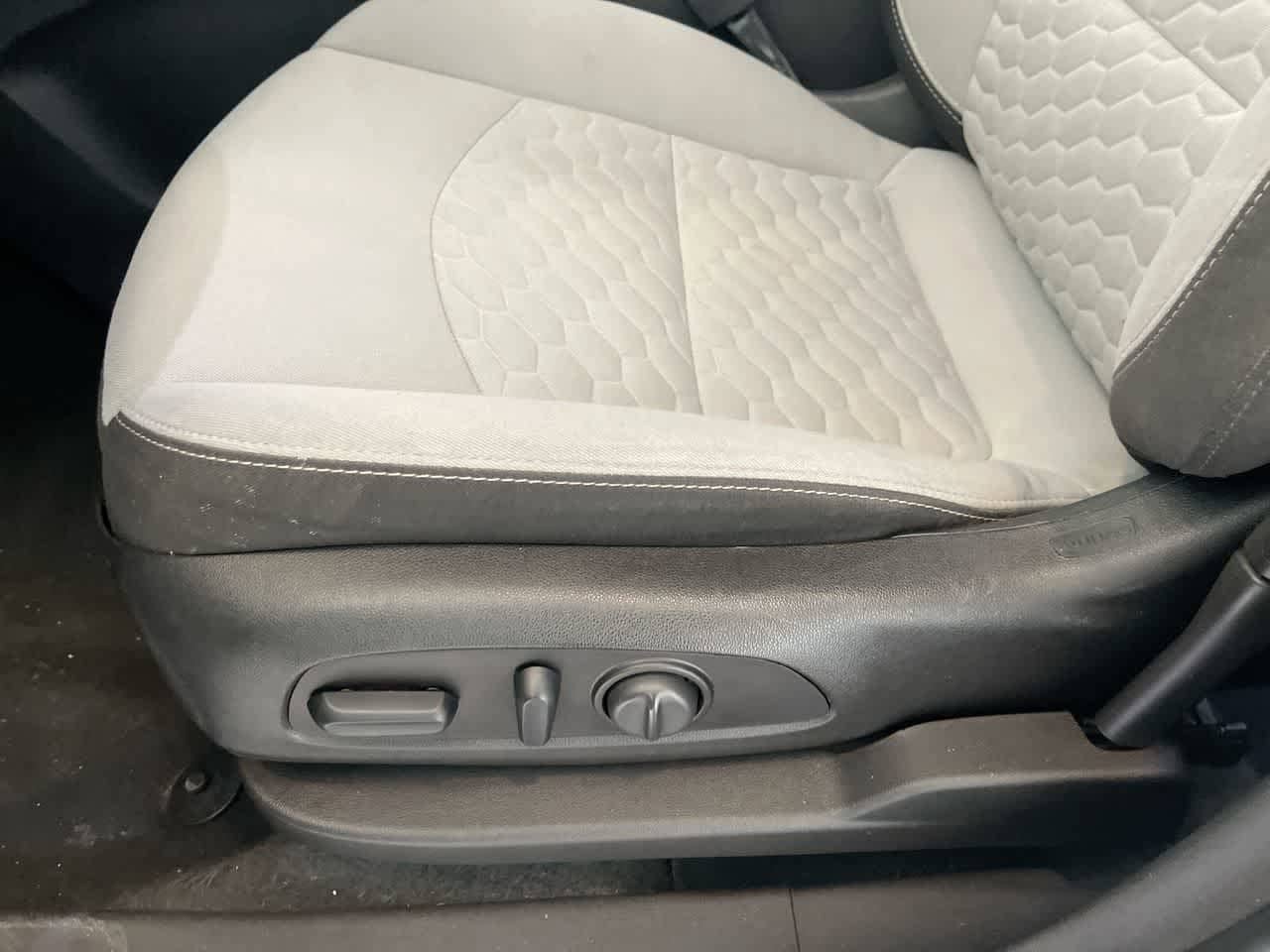 Thumbnail: 2019 Chevrolet Equinox - 12