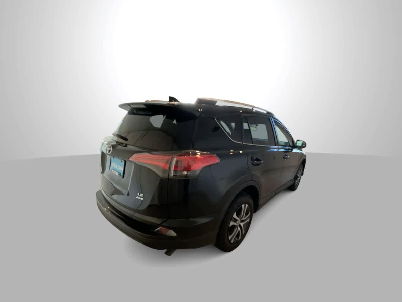 Thumbnail: 2016 Toyota RAV4 - 8