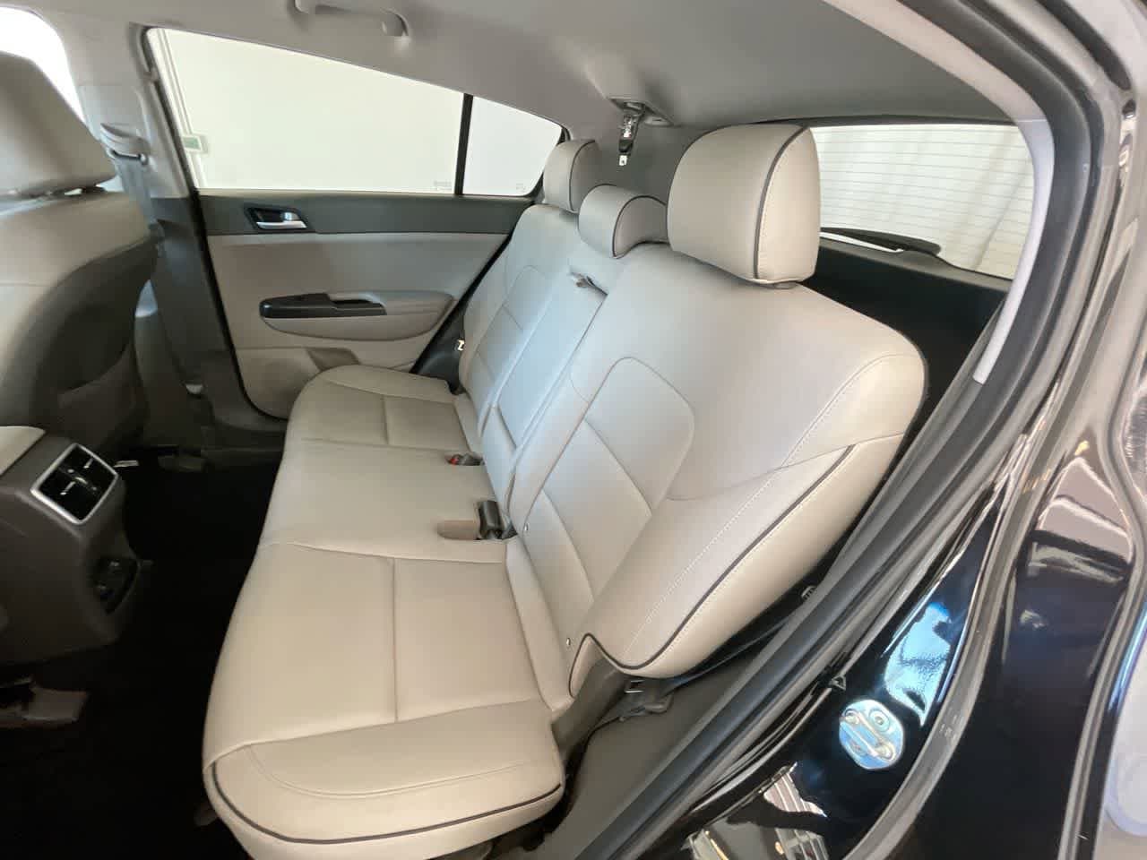 Thumbnail: 2017 Kia Sportage - 21