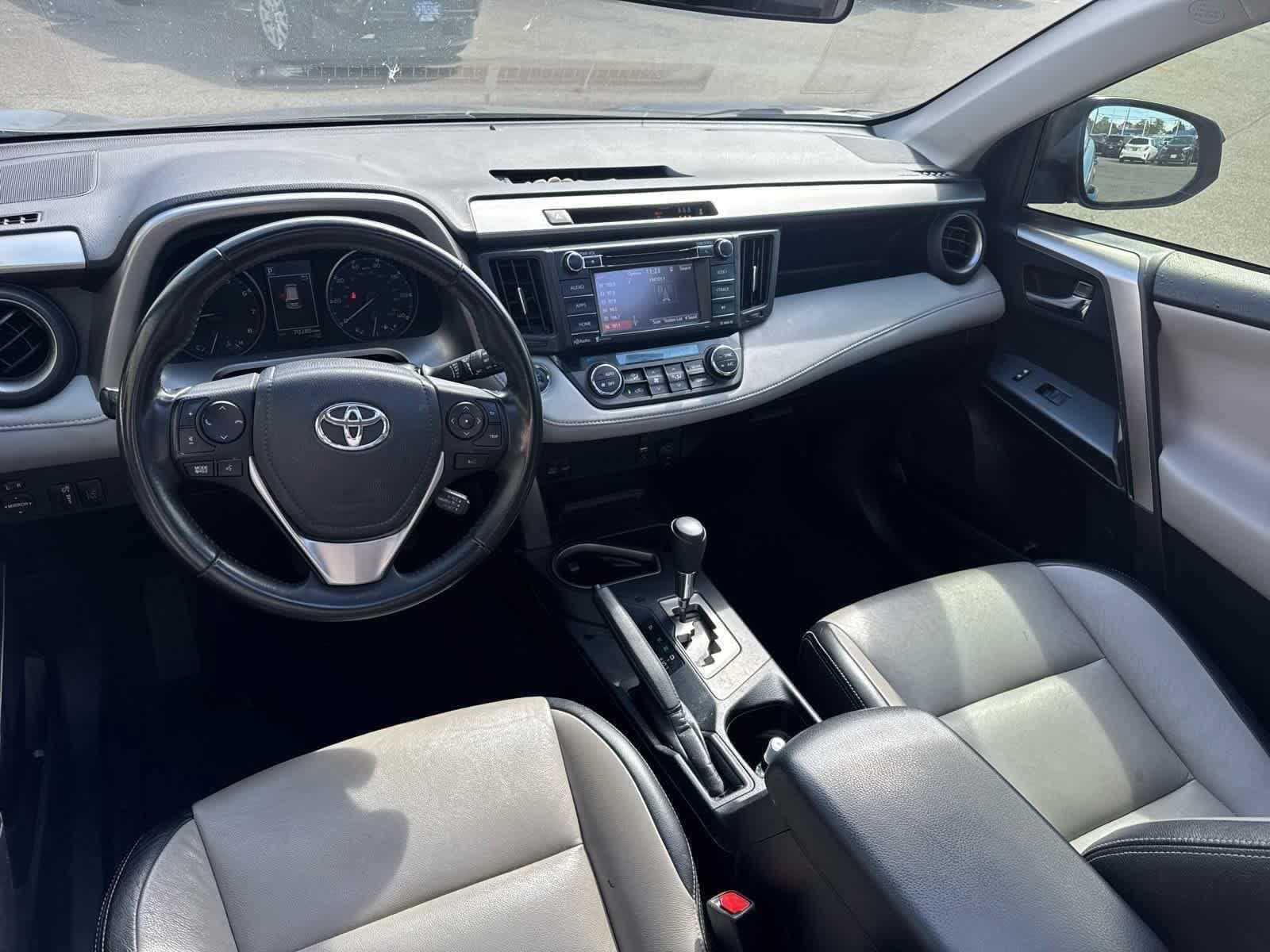 Thumbnail: 2018 Toyota RAV4 - 30