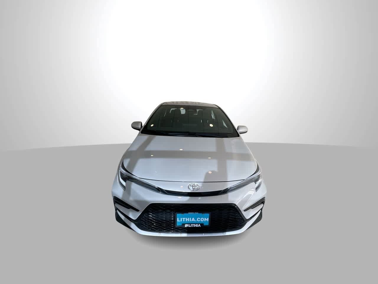 2025 Toyota Corolla SE photo 3