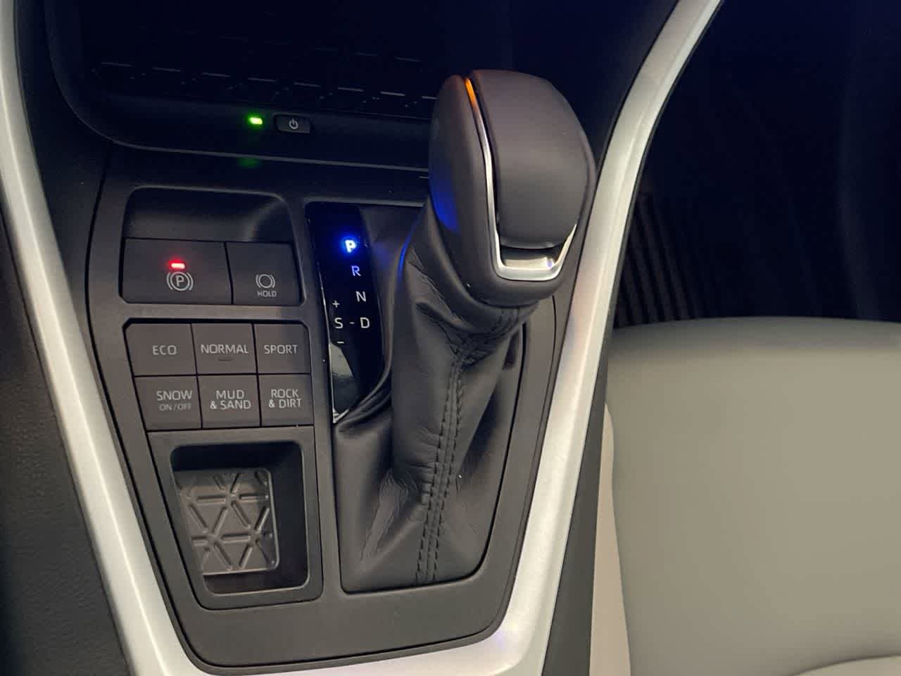 Thumbnail: 2025 Toyota RAV4 - 20