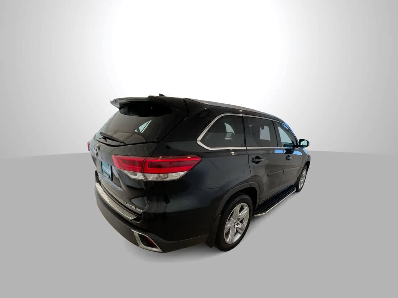 Thumbnail: 2019 Toyota Highlander - 8