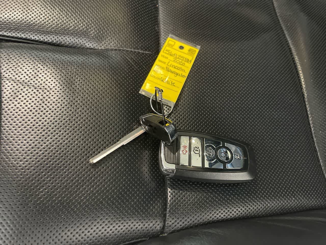 Thumbnail: 2020 Lincoln Navigator - 34