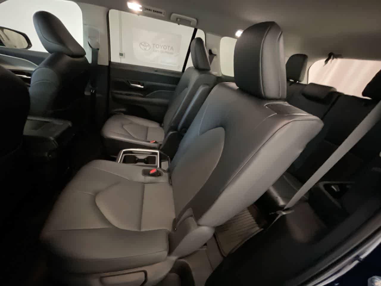 Thumbnail: 2026 Toyota Grand Highlander - 22