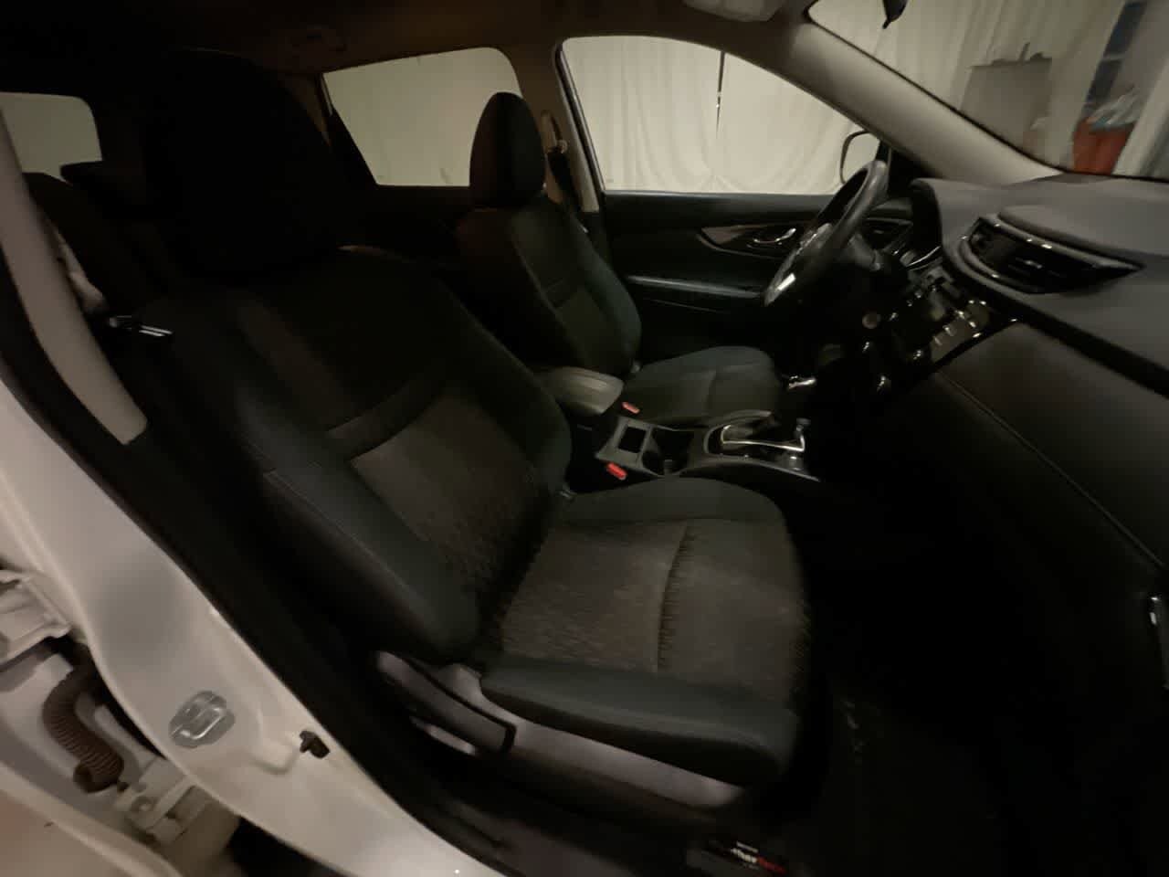 Thumbnail: 2017 Nissan Rogue - 23