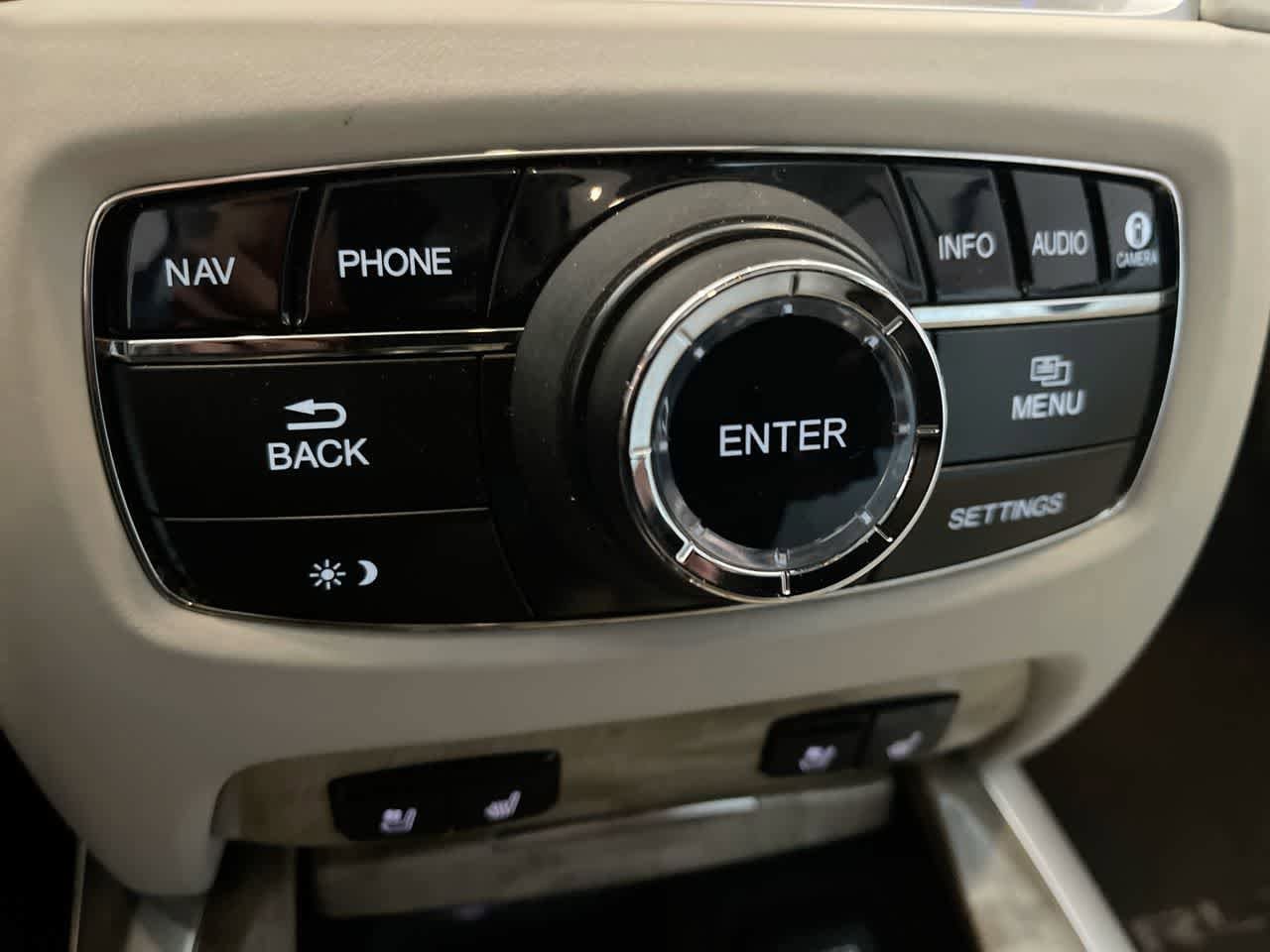 Thumbnail: 2019 Acura RLX - 18