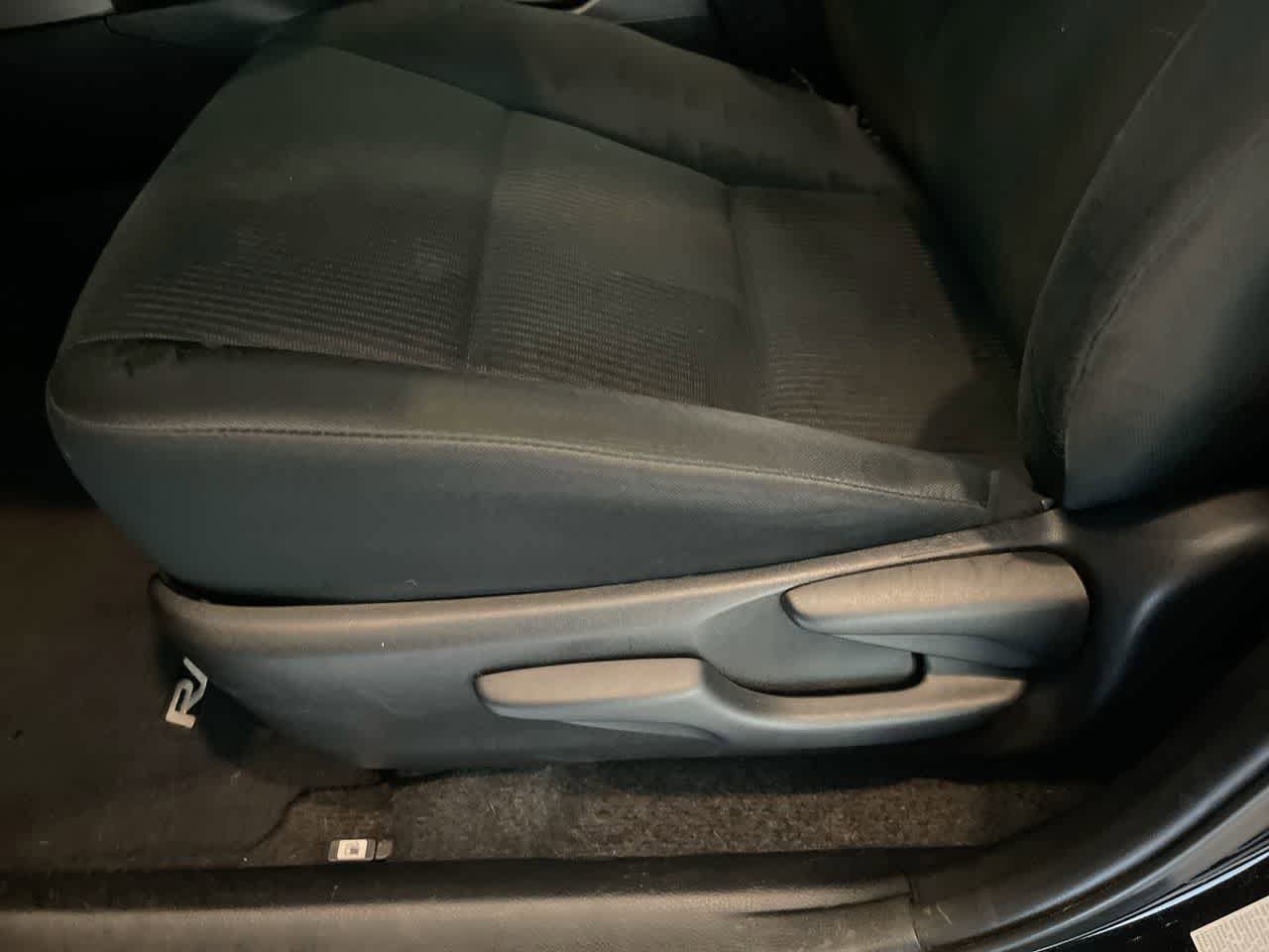 Thumbnail: 2016 Toyota RAV4 - 12