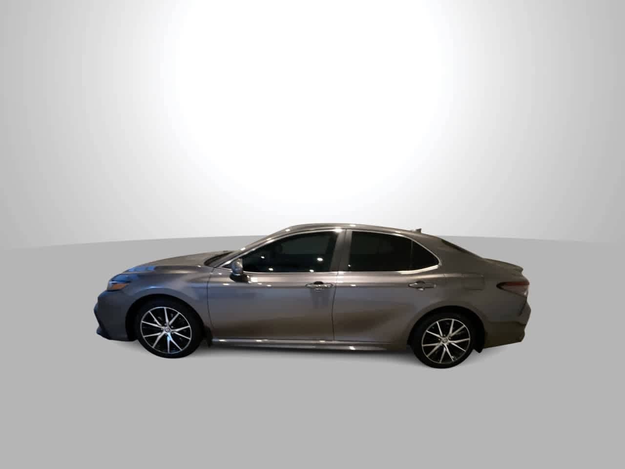 Thumbnail: 2022 Toyota Camry - 5