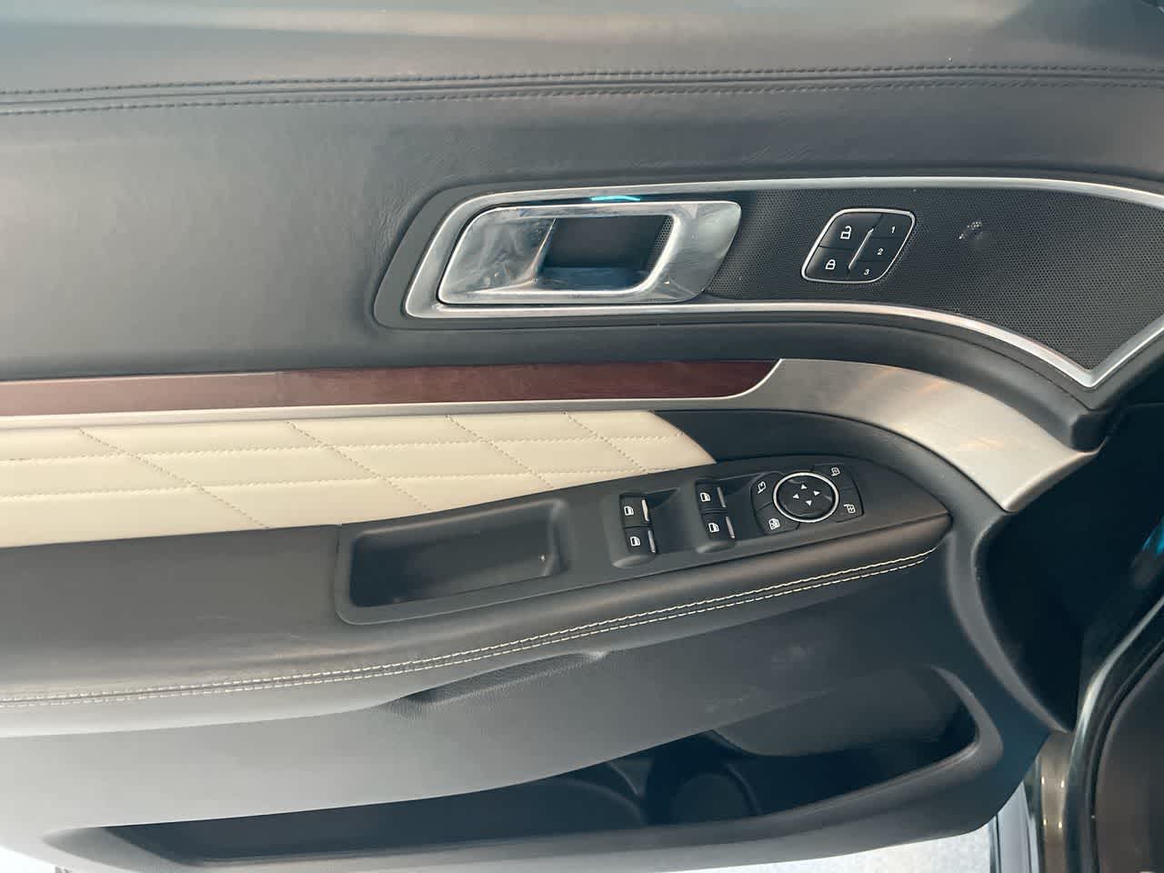 Thumbnail: 2016 Ford Explorer - 13