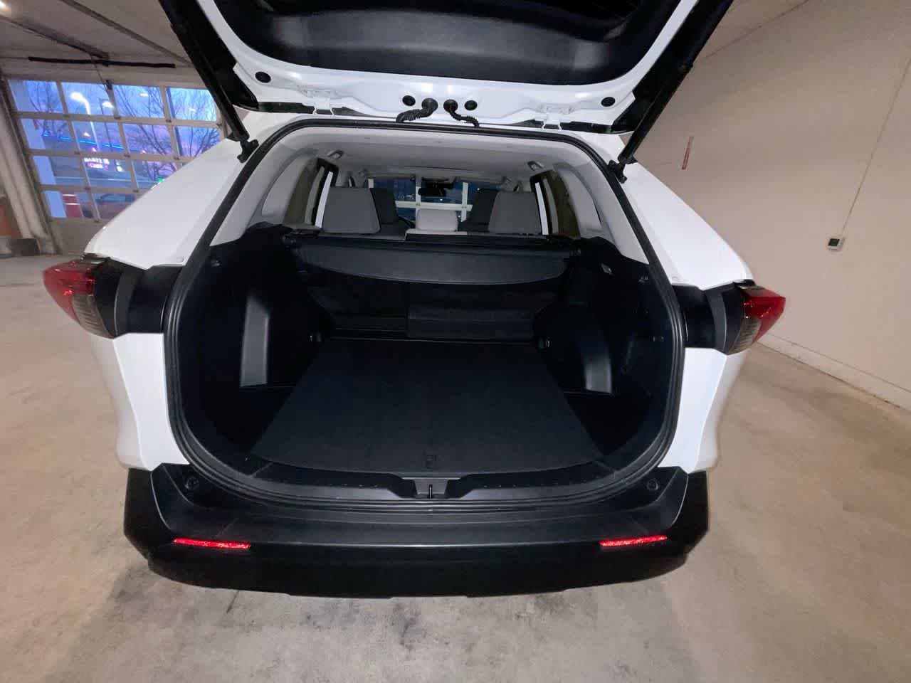 Thumbnail: 2021 Toyota RAV4 - 24