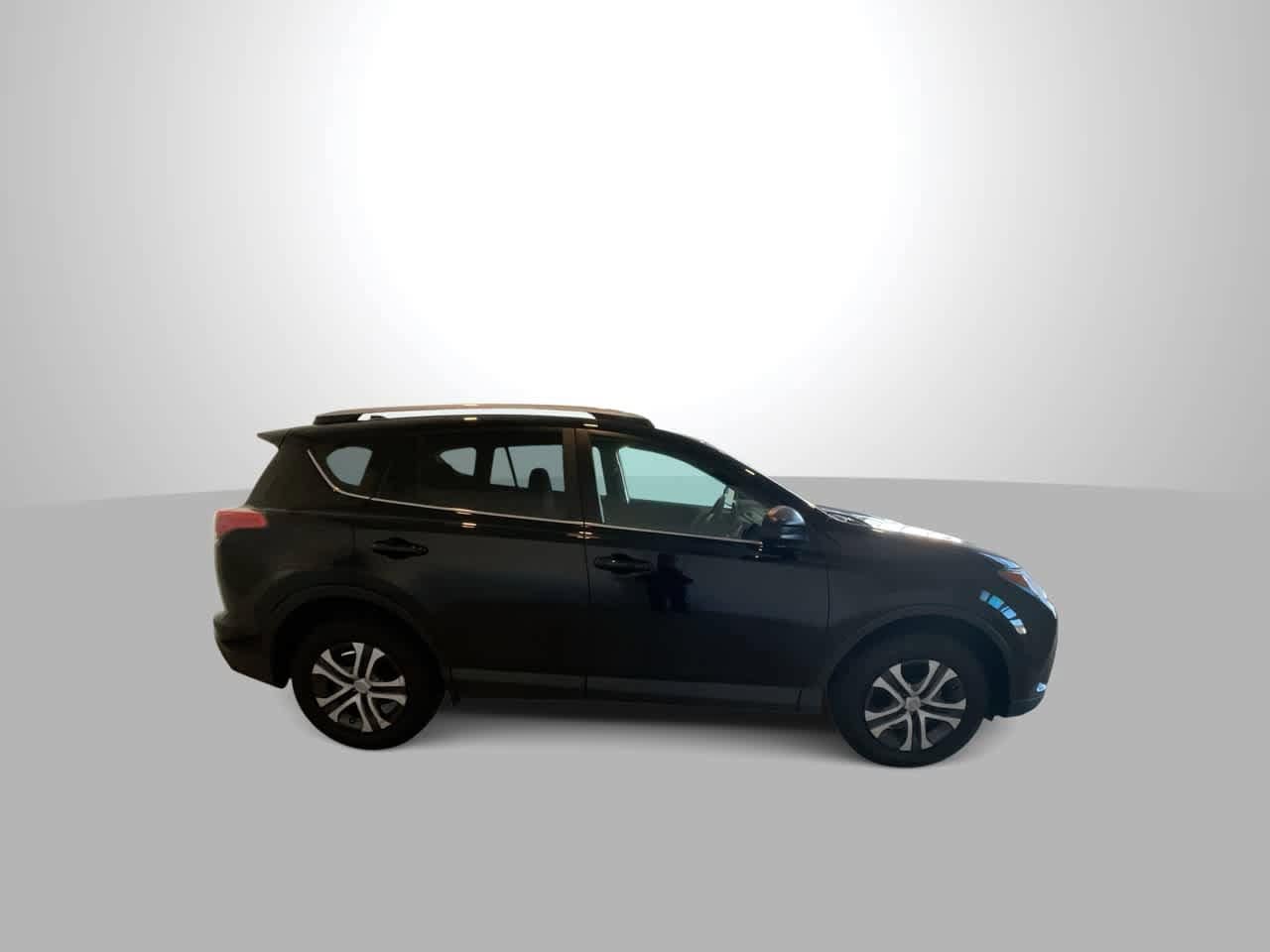 Thumbnail: 2016 Toyota RAV4 - 9