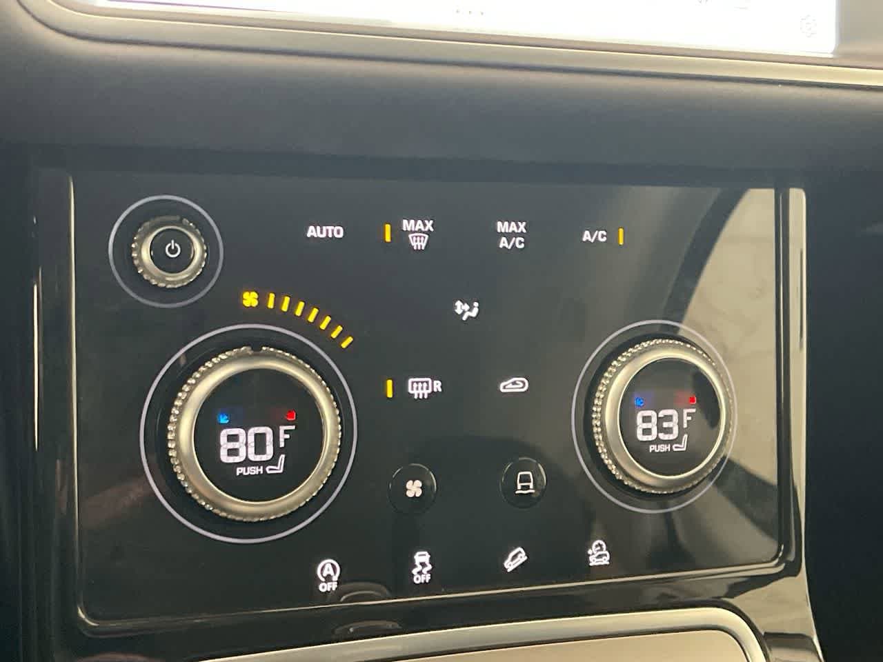 Thumbnail: 2022 Land Rover Range Rover Evoque - 19