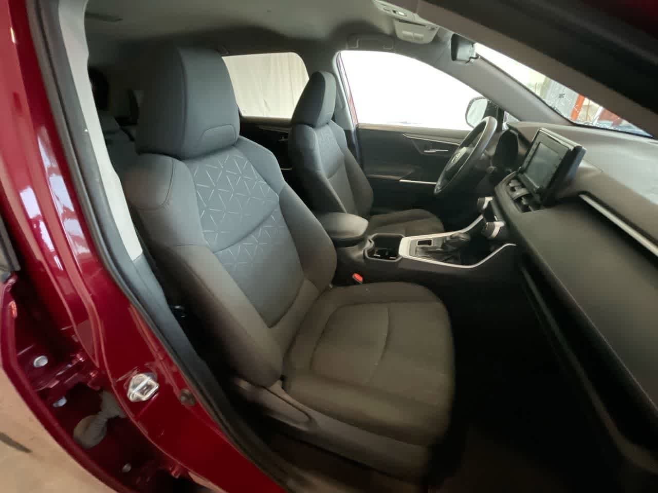 Thumbnail: 2022 Toyota RAV4 - 24