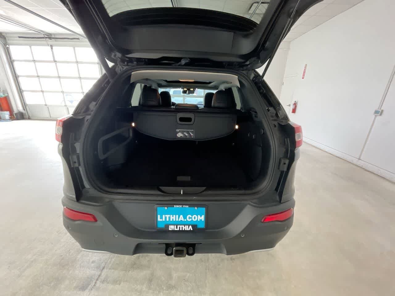 Thumbnail: 2015 Jeep Cherokee - 24