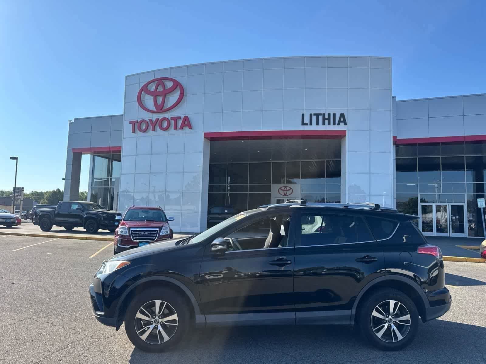Thumbnail: 2018 Toyota RAV4 - 1
