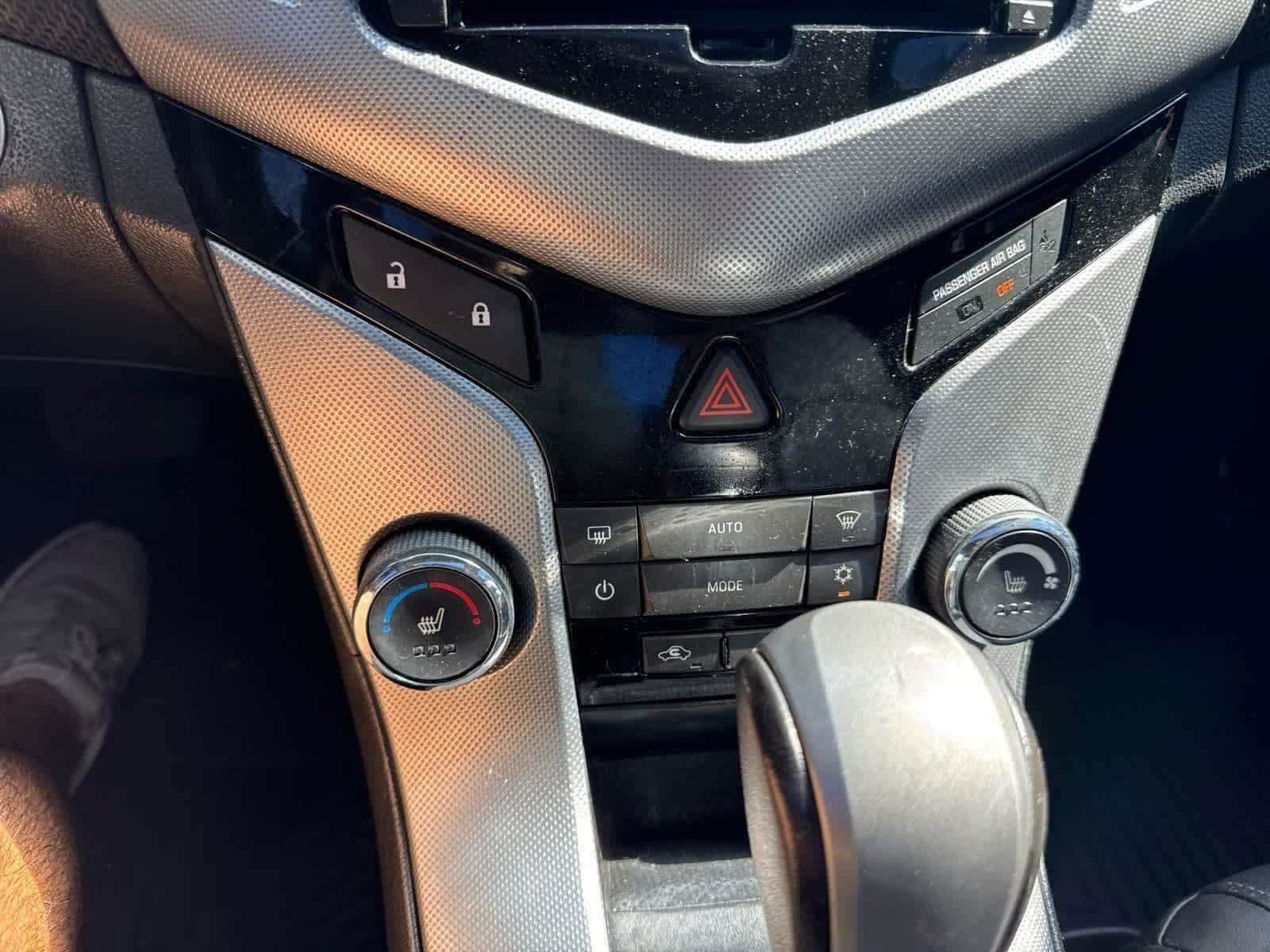 Thumbnail: 2014 Chevrolet Cruze - 32