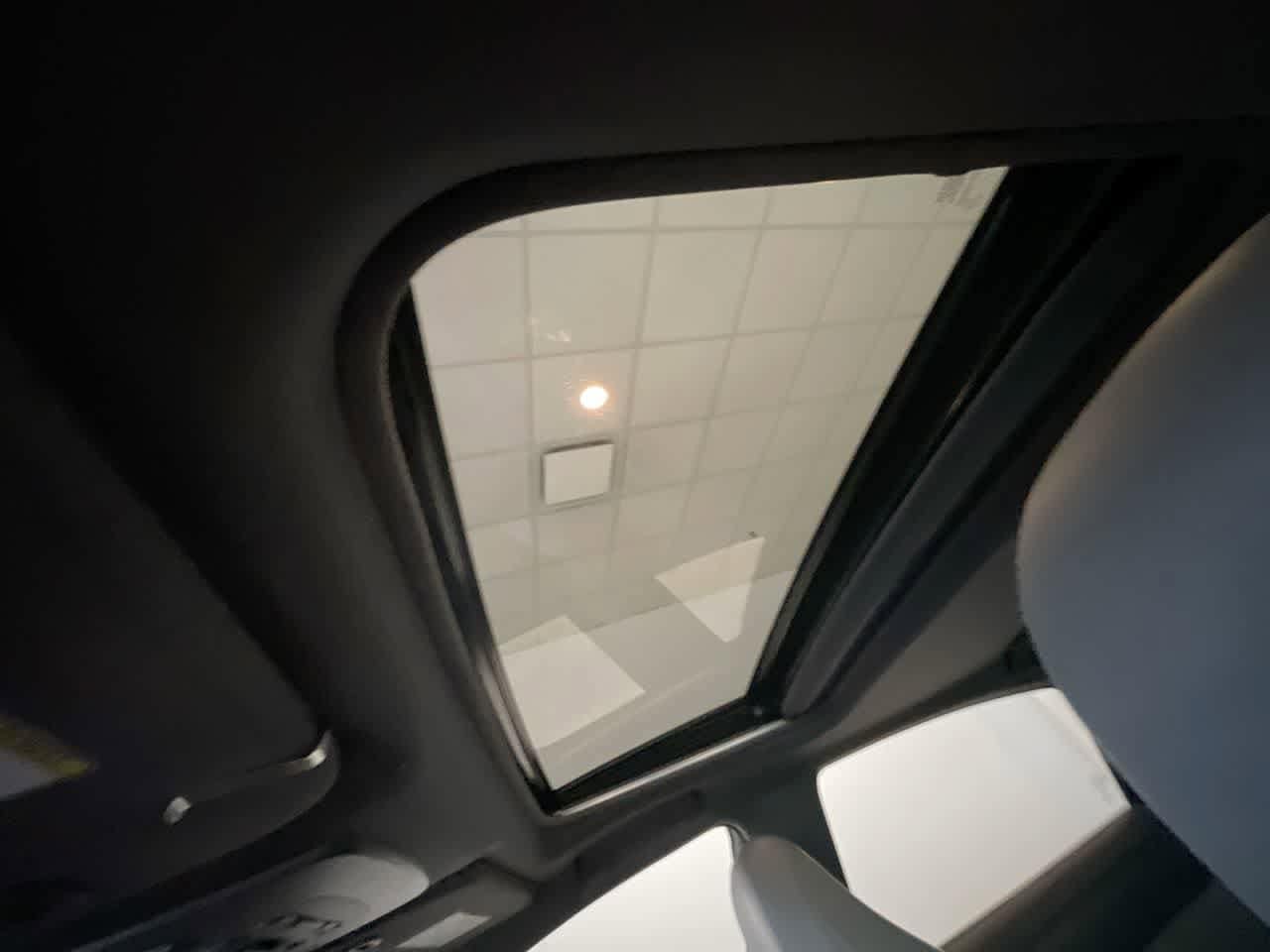 Thumbnail: 2021 Toyota Avalon - 22