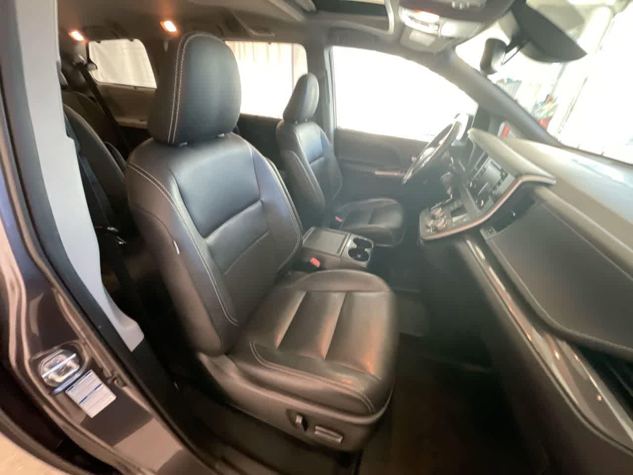 Thumbnail: 2020 Toyota Sienna - 26