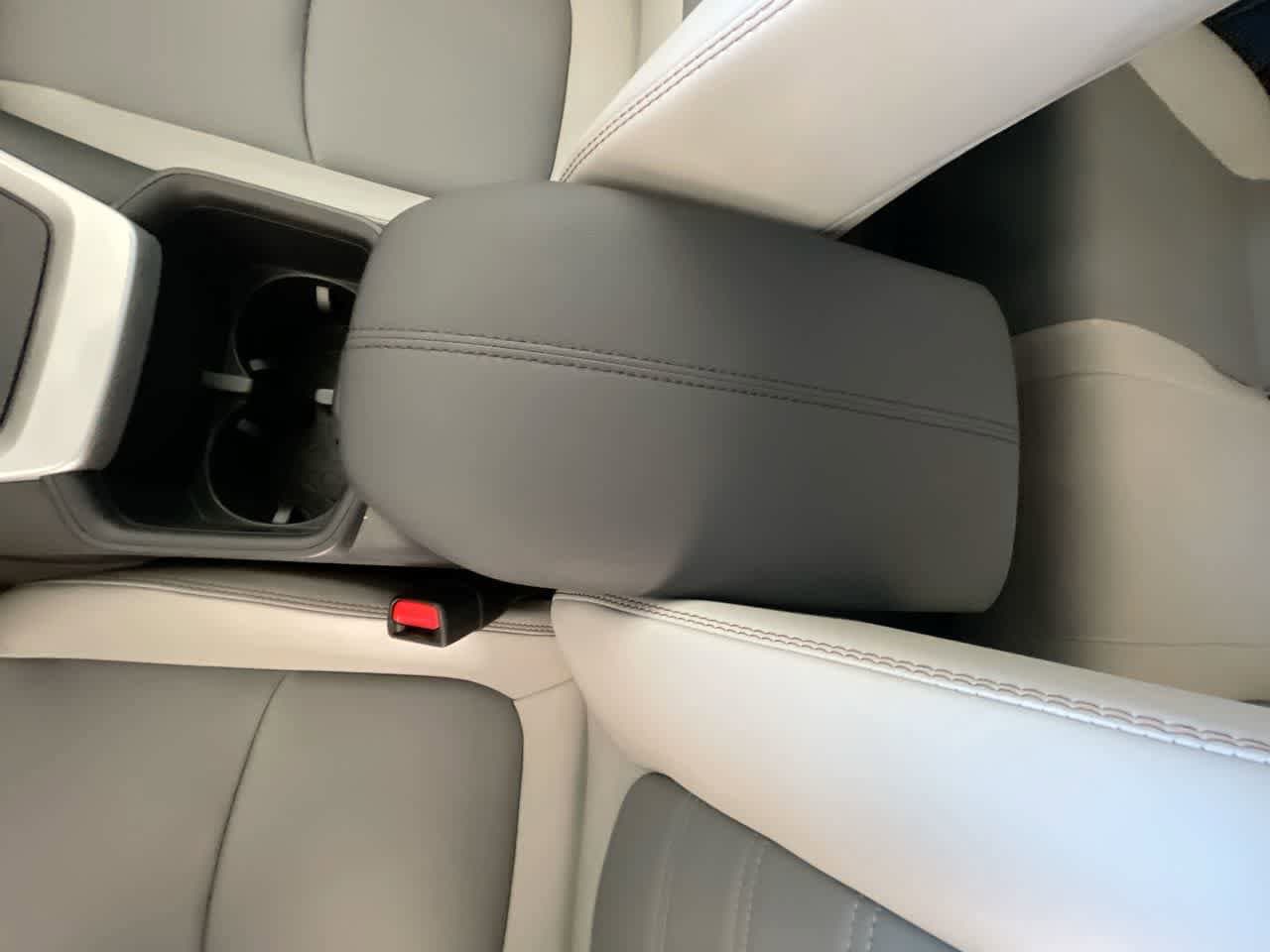 Thumbnail: 2025 Toyota RAV4 - 21