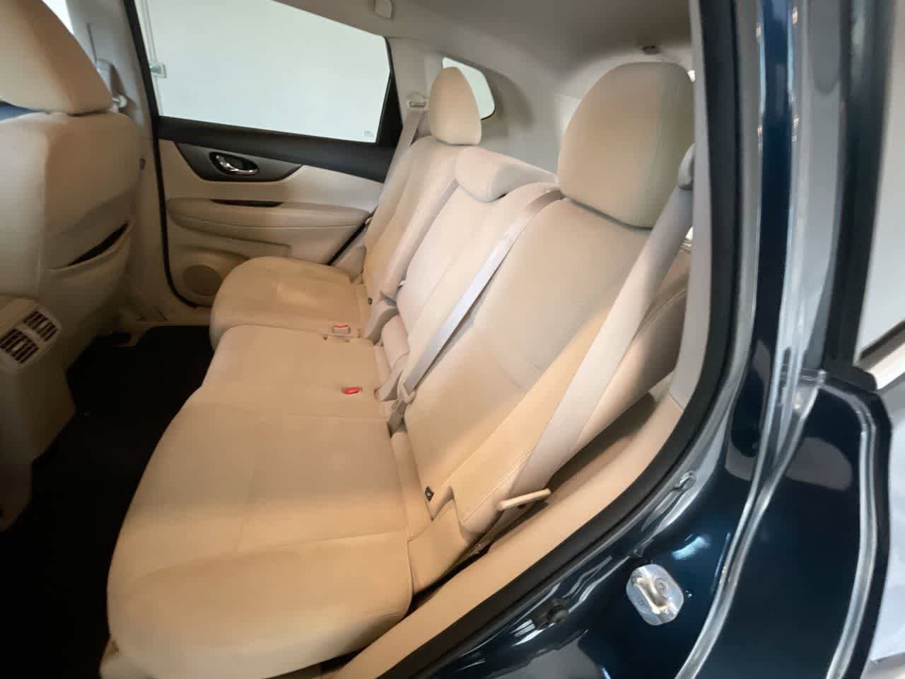 Thumbnail: 2015 Nissan Rogue - 22