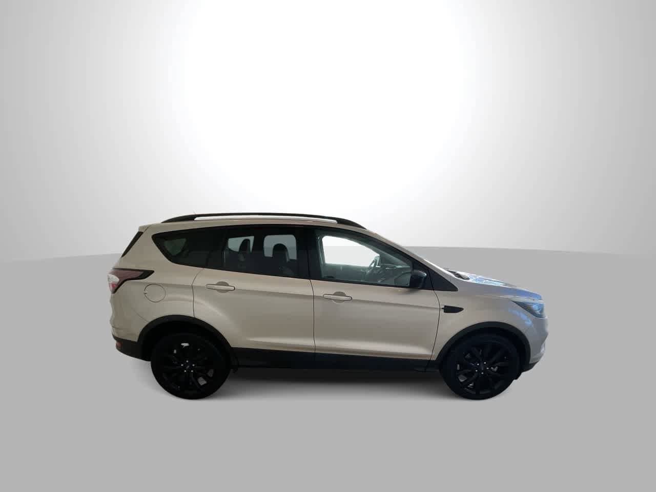 Thumbnail: 2017 Ford Escape - 9