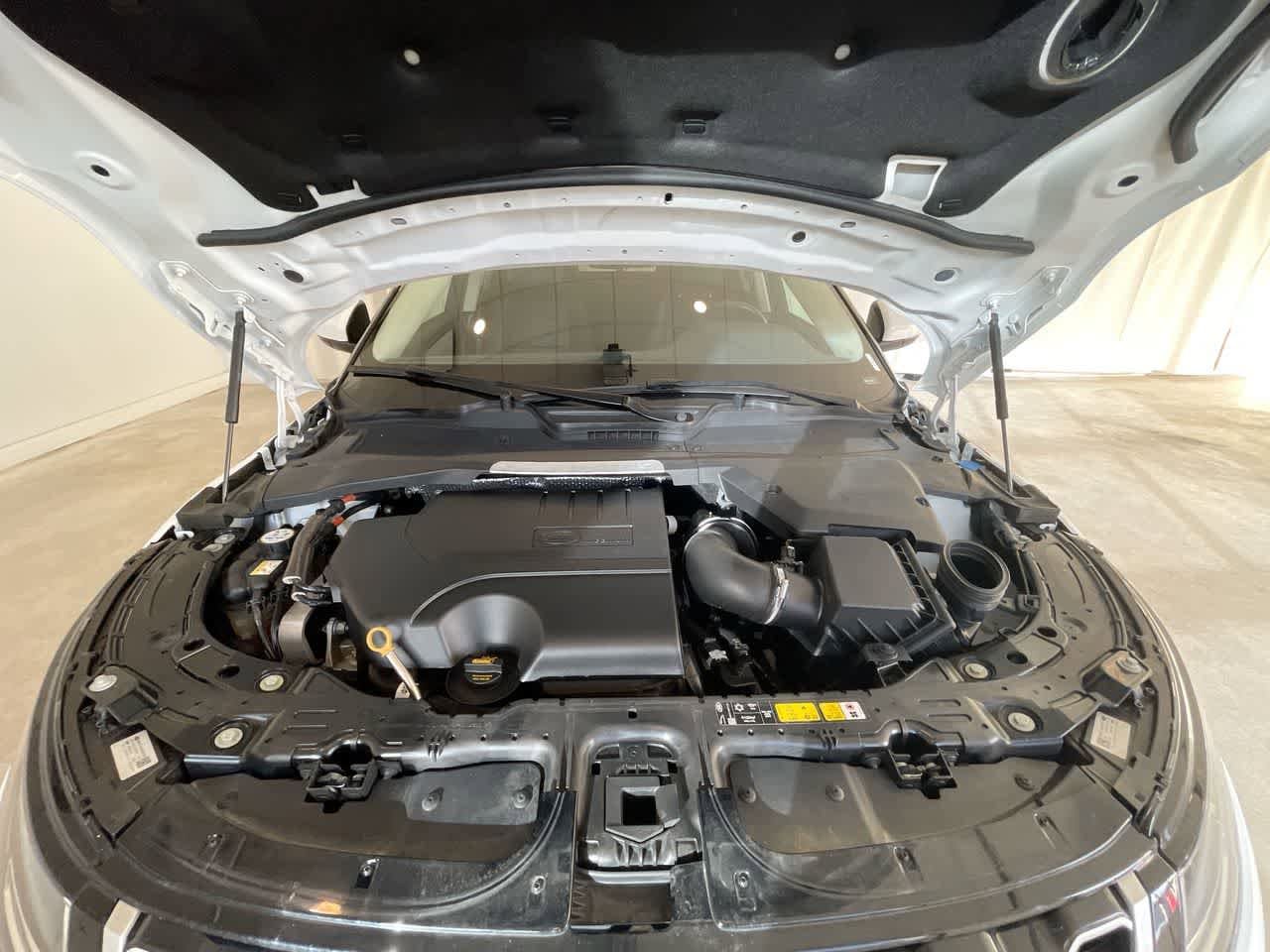 Thumbnail: 2022 Land Rover Range Rover Evoque - 25