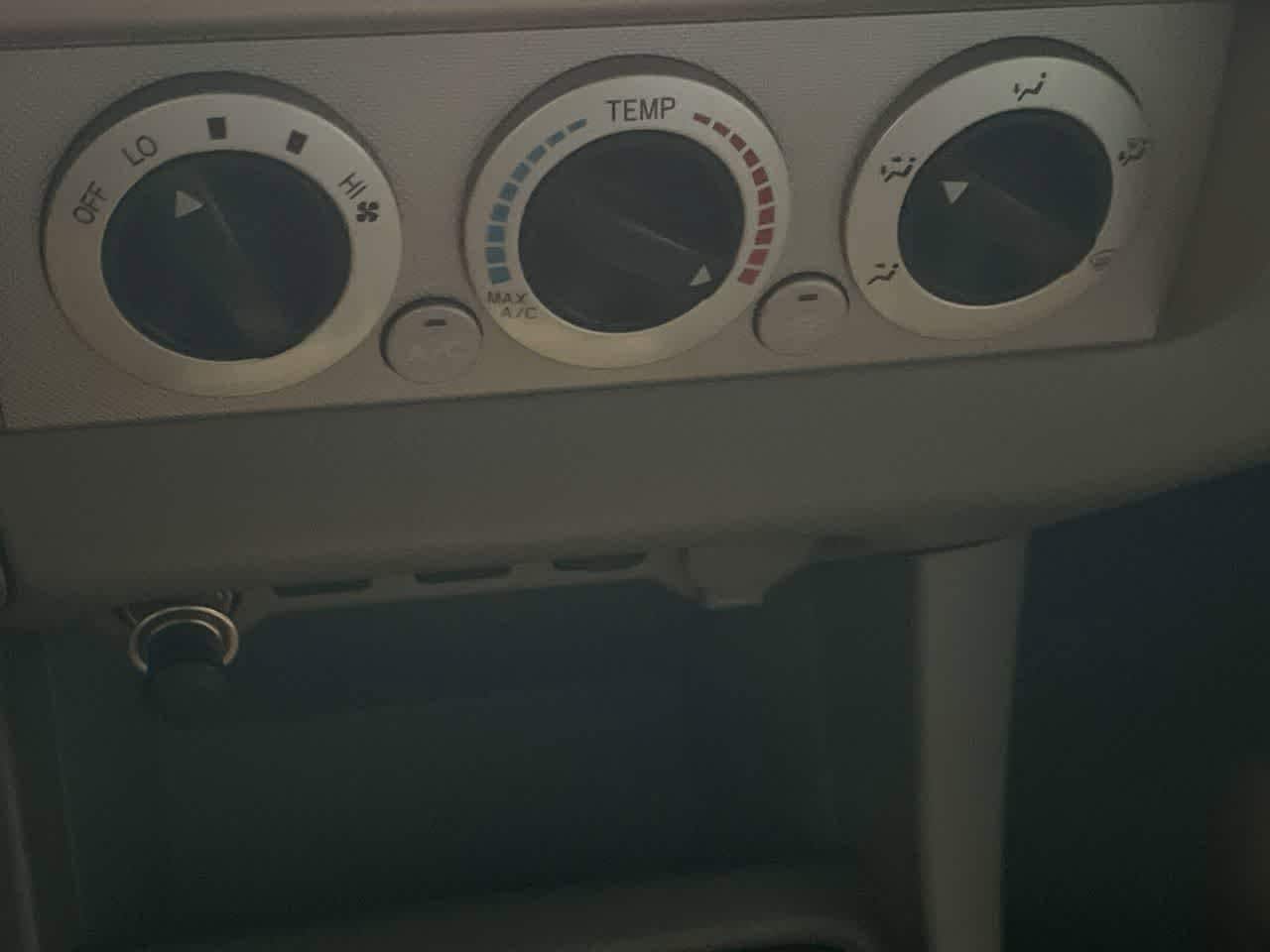 Thumbnail: 2011 Toyota Tacoma - 18