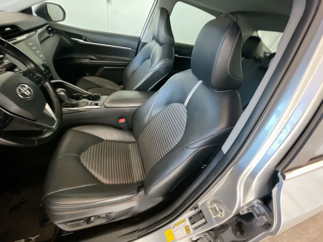 Thumbnail: 2020 Toyota Camry - 11